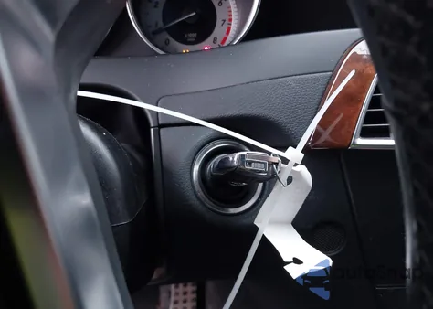 2013 Mercedes-Benz C 300 Sport 4Matic z USA, uszkodzony, nr VIN WDDGF8AB1DR277114